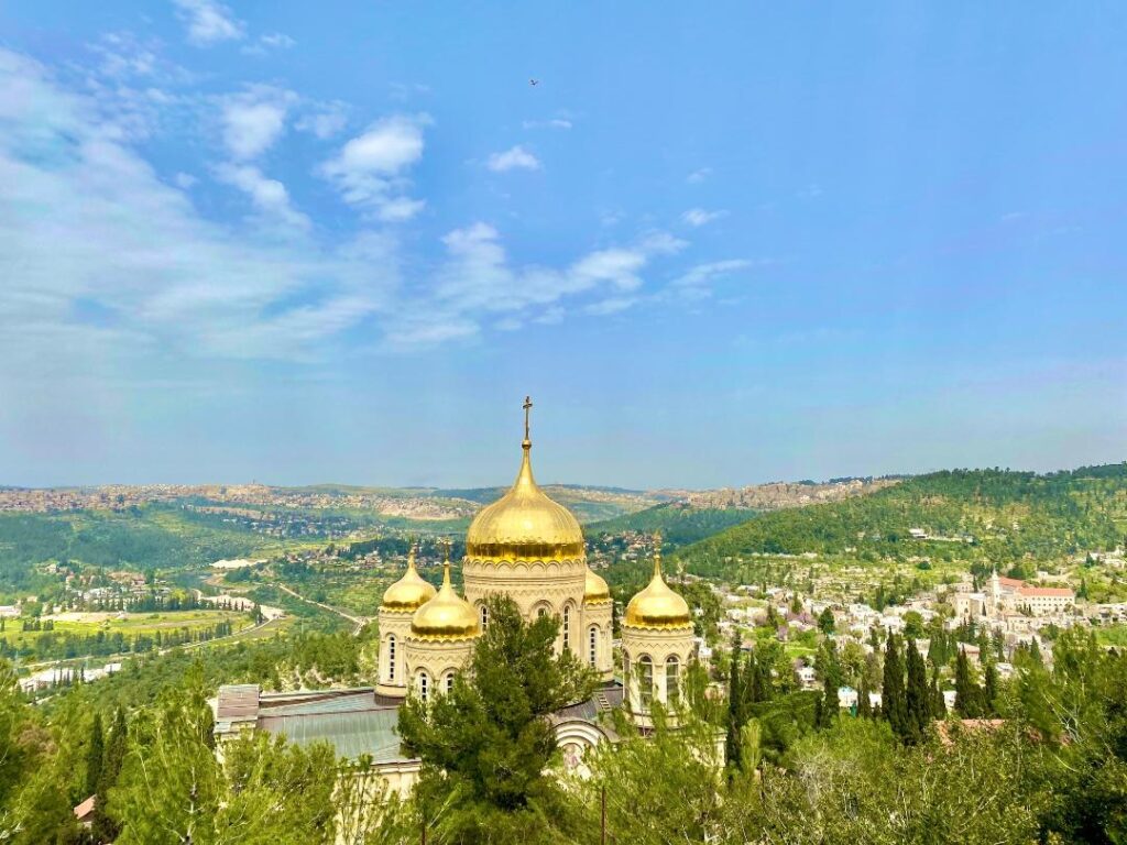הנוף שנשקף במהלך סיור בעין כרם מהתצפית של המנזר הרוסי המוסקוביה